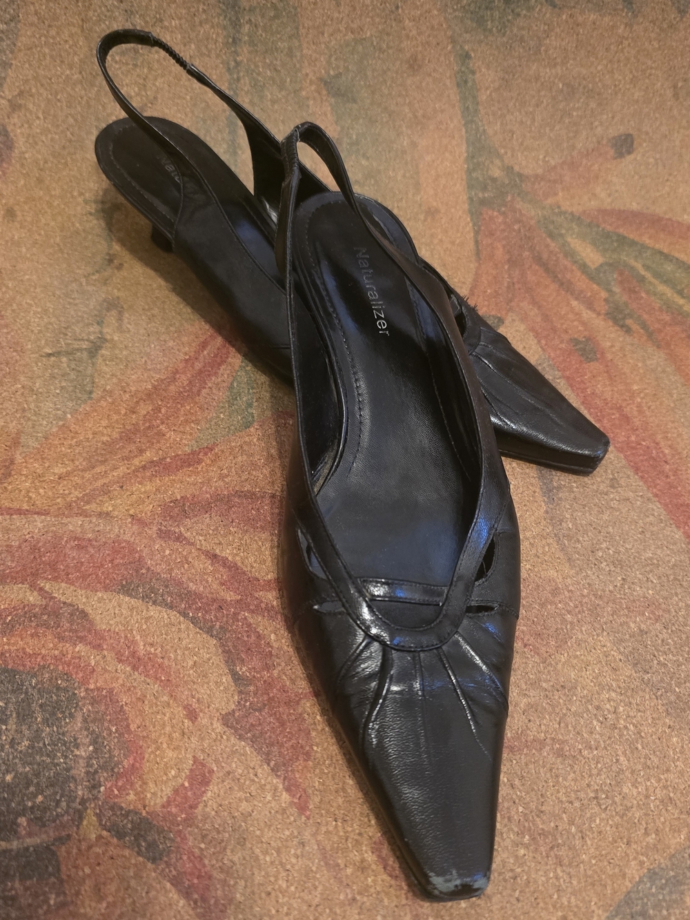 Naturalizer Black Leather Pointed Slingback Heels